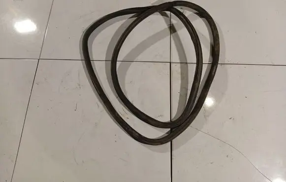 Volkswagen Jetta V Rubber seal front coupe door