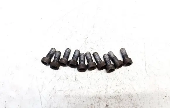 Volvo V50 Nuts/bolts 