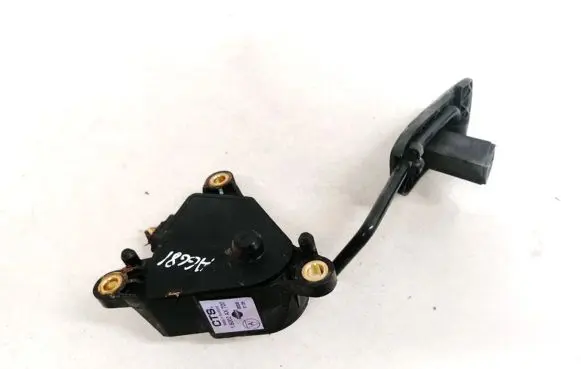 Nissan Micra Accelerator throttle pedal 18002AX700 0203B01128