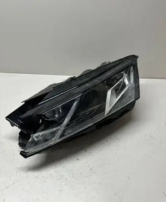 Skoda Octavia Mk4 Headlight/headlamp 5E4941015A LE18A6419 030111823300