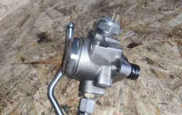 Skoda Octavia Mk3 (5E) Fuel injection high pressure pump 5211090730316