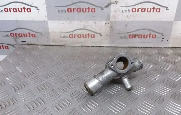 Volkswagen Golf IV Engine coolant pipe/hose 038121133A