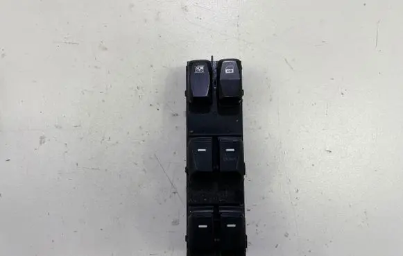 Hyundai ix35 Electric window control switch 3834951310 935702Y9609P PM96P
