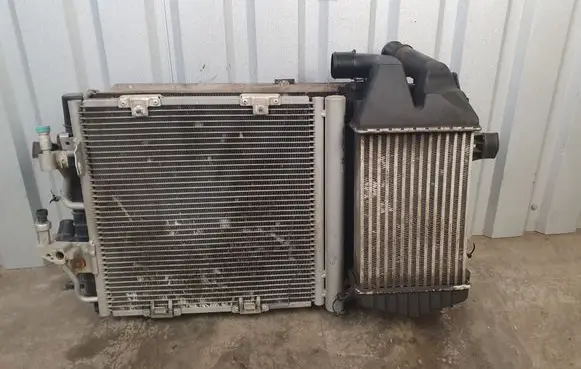 Opel Zafira B Radiator set 13128925