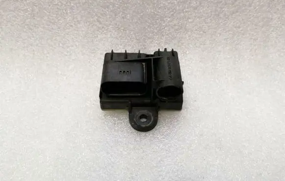 Mercedes-Benz Vito Viano W447 Glow plug pre-heat relay A6519002303
