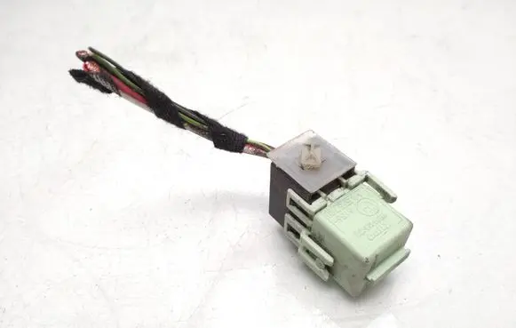 BMW X3 E83 Other relay 8373700 61368373700