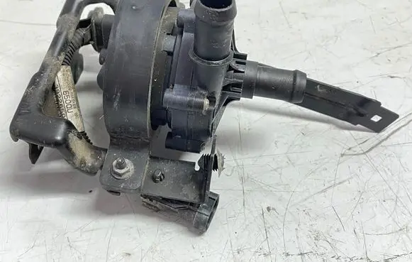Opel Insignia B Electric auxiliary coolant/water pump 13517418 39226500