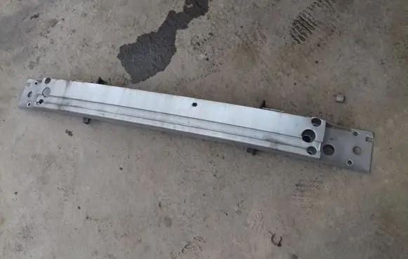 Volvo XC90 Front bumper cross member 08625288