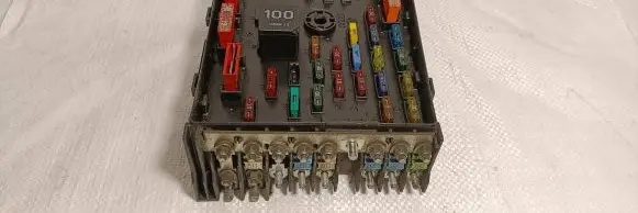 Volkswagen PASSAT B6 Fuse box set 3C0937125