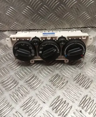 Toyota Avensis T220 Climate control unit 5590005091 MB1465700540
