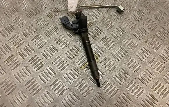 Volvo XC60 Fuel injector 31432836