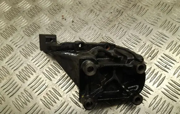 Audi A6 S6 C8 4K Engine mounting bracket 05L131425E