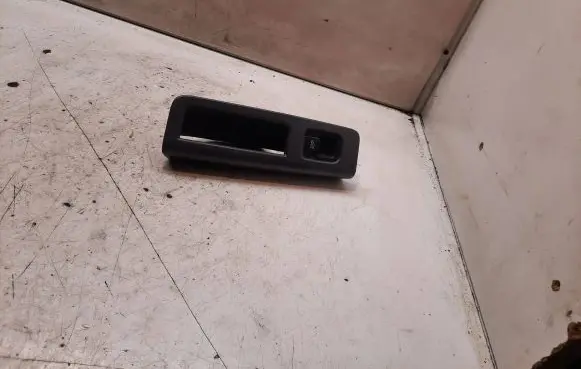 Volvo V50 Electric window control switch 30658449