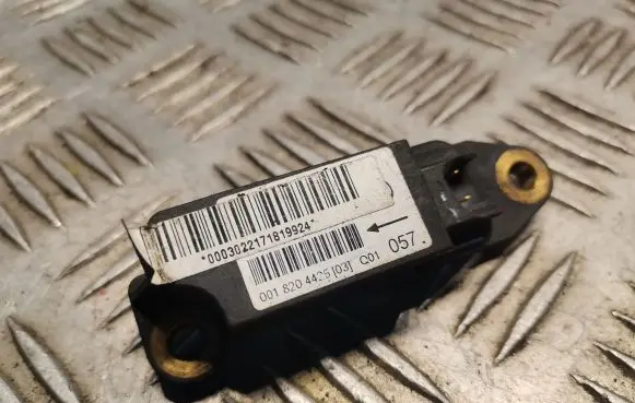 Mercedes-Benz C W203 Airbag deployment crash/impact sensor 0018204426