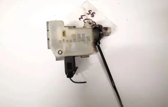 Skoda Octavia Mk2 (1Z) Central locking motor 1z0810773 1m0959781a