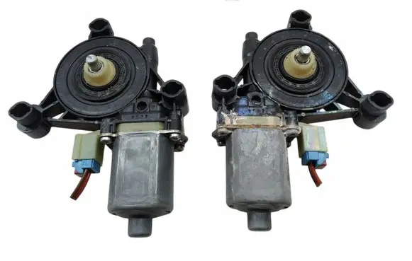 Volkswagen Touran III Front door window regulator motor 5Q0959801B