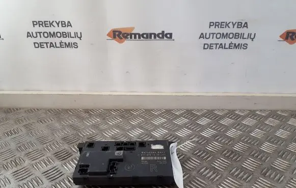 Mercedes-Benz E W211 Door control unit/module 2118701026
