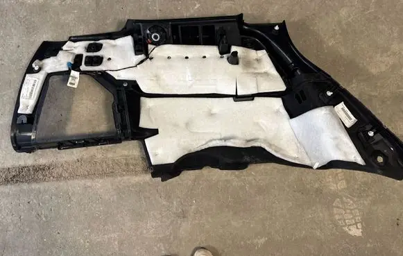 Mercedes-Benz GL X166 Trunk/boot lower side trim panel A1666900941