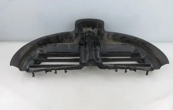 BMW 1 E81 E87 Intercooler air guide/duct channel 7174450