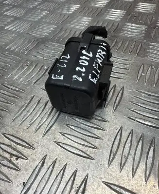 Mercedes-Benz E W212 Other relay 0015453903