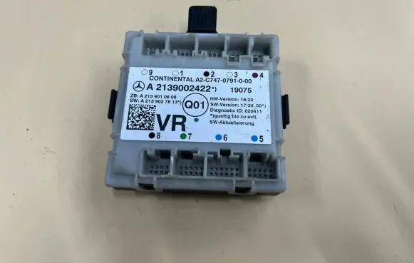 Mercedes-Benz E W213 Door control unit/module A2139002422 A2139010608