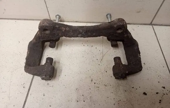 Audi Q5 SQ5 Front Brake Caliper Pad/Carrier 