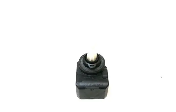 Headlight level adjustment motor