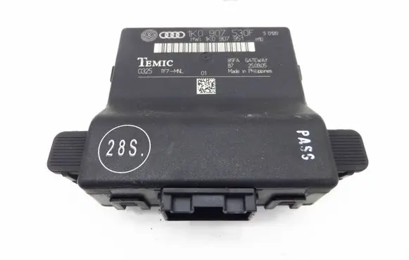 Audi A3 S3 8P Gateway control module 1K0907530F 1KO907951