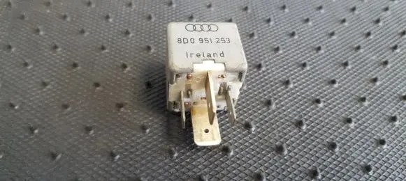 Audi A4 S4 B5 8D Other relay 8D0951253 899312000