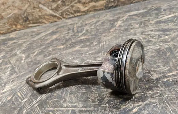 Land Rover Discovery 5 Piston with connecting rod EX53BAV16
