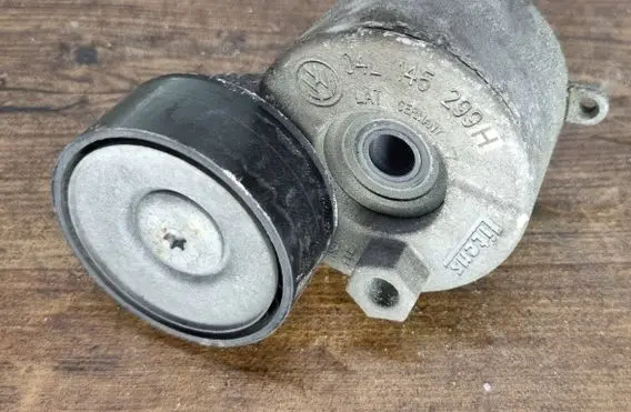Volkswagen Transporter - Caravelle T6 Alternator belt tensioner 04L145299H