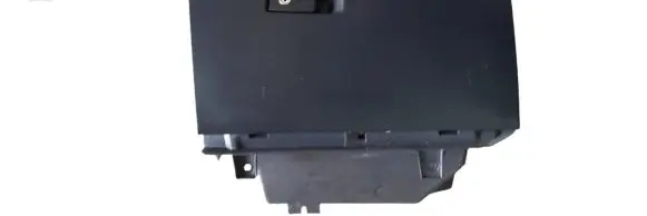 Volvo XC60 Glove box