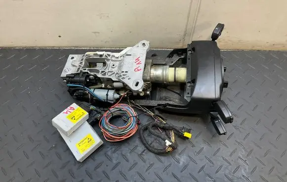 BMW 5 E60 E61 Steering wheel axle set 6786702 9204508 6947775