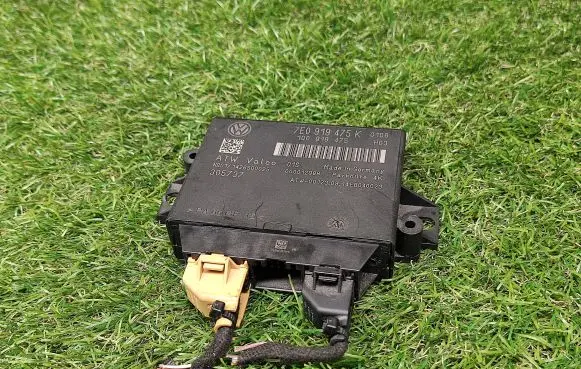 Volkswagen Transporter - Caravelle T5 Parking PDC control unit/module 7E0919475K 100919475
