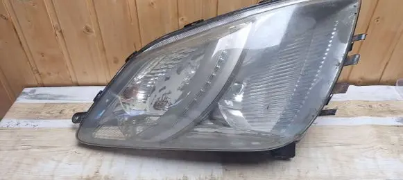 Toyota Prius (NHW20) Headlight/headlamp
