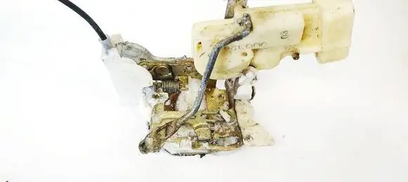 Toyota Yaris Front door lock 