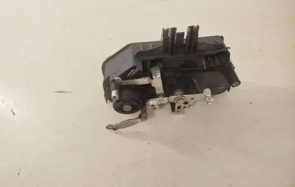 Volkswagen Transporter - Caravelle T5 Loading door lock 7H0827569