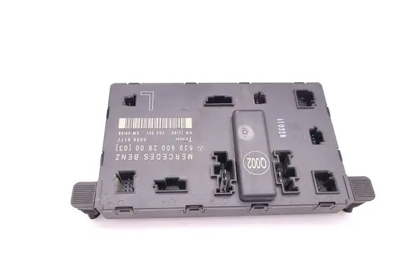 Mercedes-Benz Vito Viano W639 Door control unit/module 6399002900