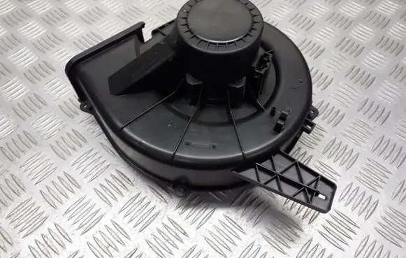 Skoda Fabia Mk1 (6Y) Front door blower motor 6Q1819015G
