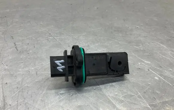 BMW 5 E60 E61 Mass air flow meter 7566990 20846169 0280218169