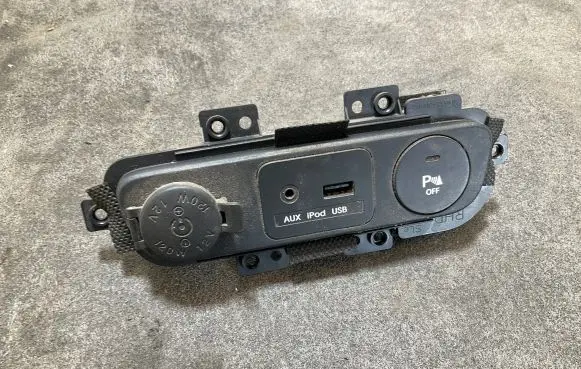 KIA Sportage USB socket connector 1005060875
