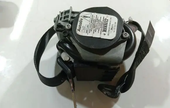 Renault Laguna III Rear seatbelt 400010