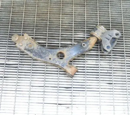 Ford Focus Front lower control arm/wishbone BV613A262AAA