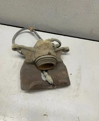 Volkswagen Golf VII Front brake caliper