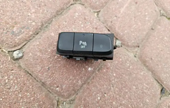 Opel Corsa F Parking (PDC) sensor switch YP00031777