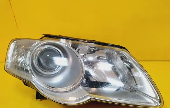 Volkswagen PASSAT B6 Headlight/headlamp 3C0941006S