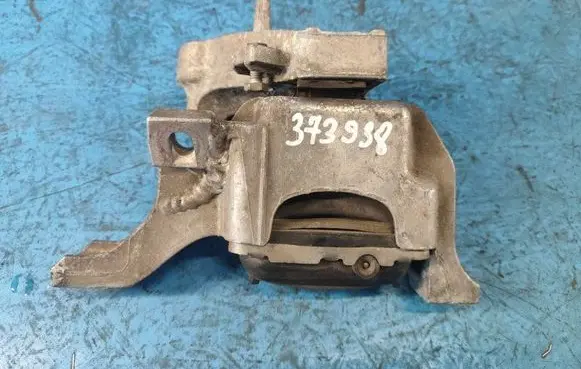 Mini One - Cooper Coupe R56 Engine mount bracket 6779805