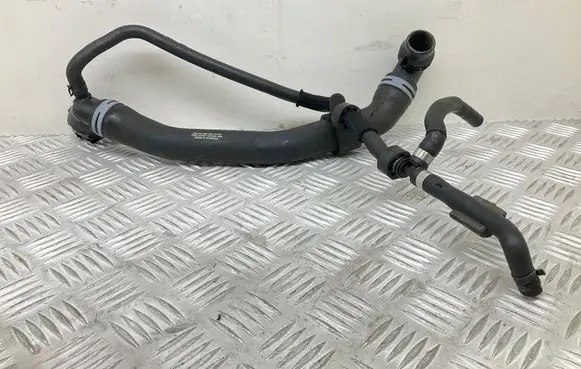 Engine coolant pipe/hose