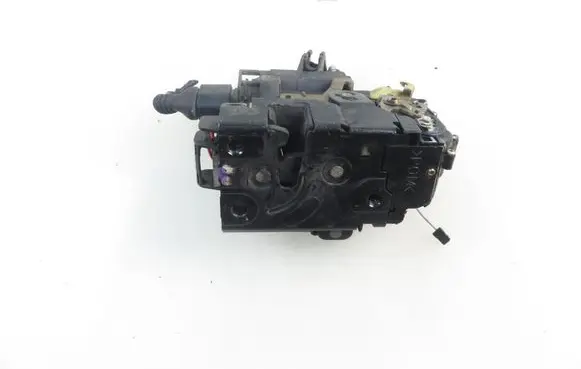 Volkswagen PASSAT B5 Front door lock