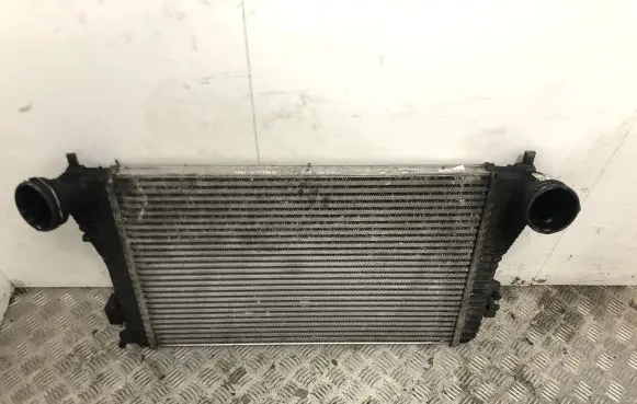 Volkswagen Touran I Intercooler radiator 1K0145803A